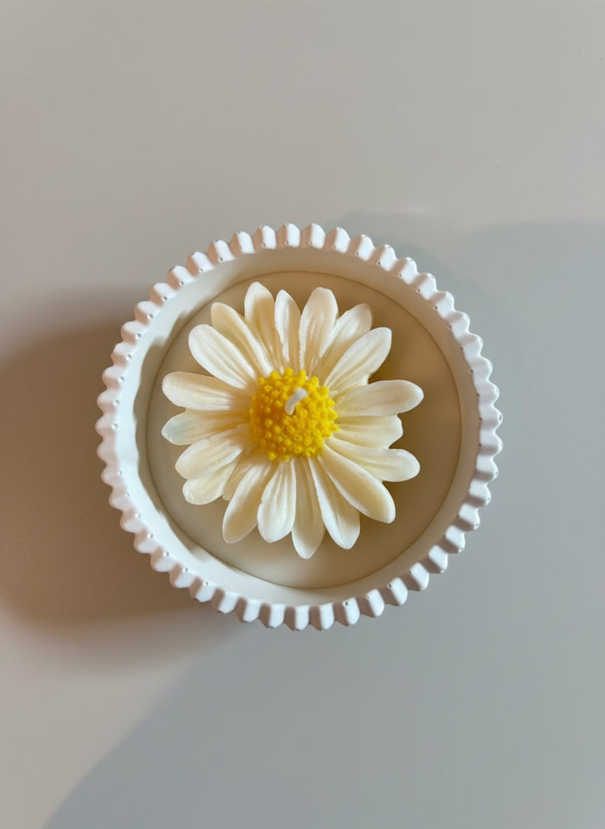 Daisy Day Candle