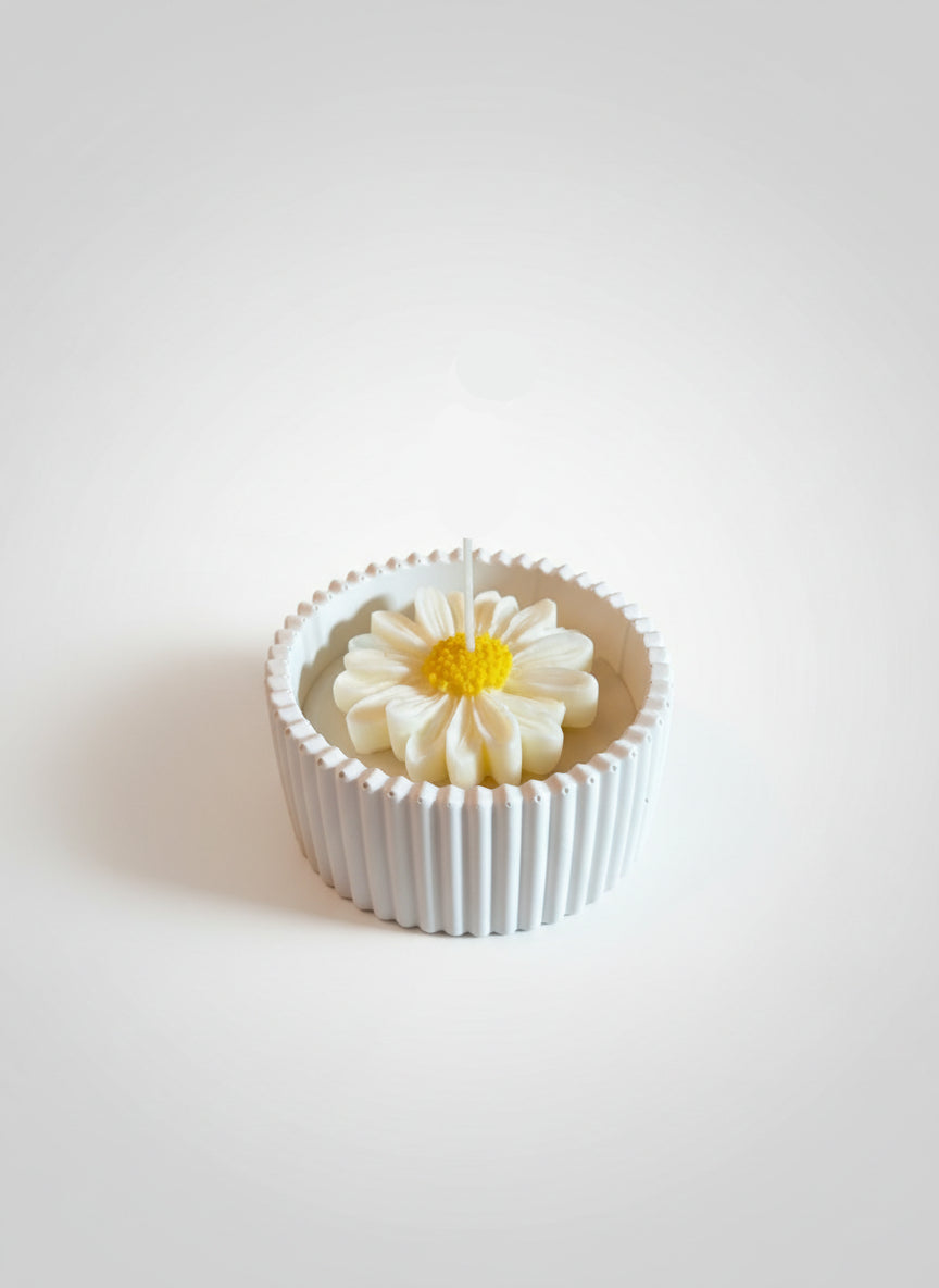 Daisy Day Candle